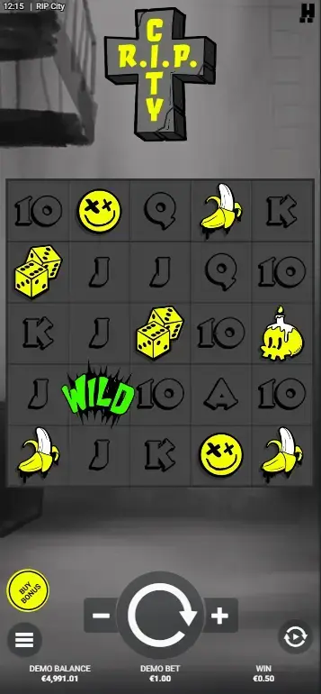 RIP City slot base game showing 1930s monochrome urban setting with graffiti and cartoon characters